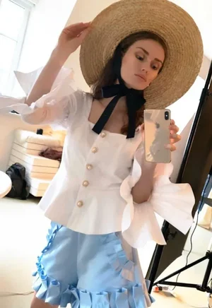 Moni